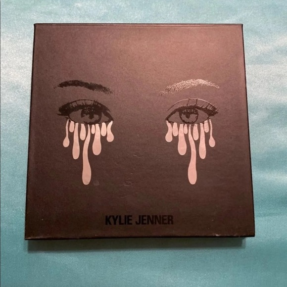 Kylie Cosmetics Sorta Sweet Palette - Picture 2 of 3